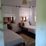 Shtepia E Trendafilave *