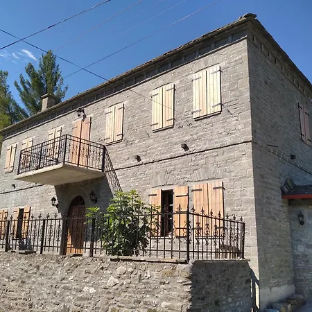 Shtepia E Trendafilave Guest house