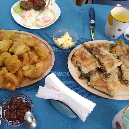 Shtepia E Trendafilave